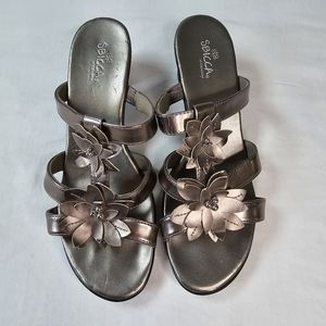 SBICCA women's slipon heeled sandals size 8M in silver